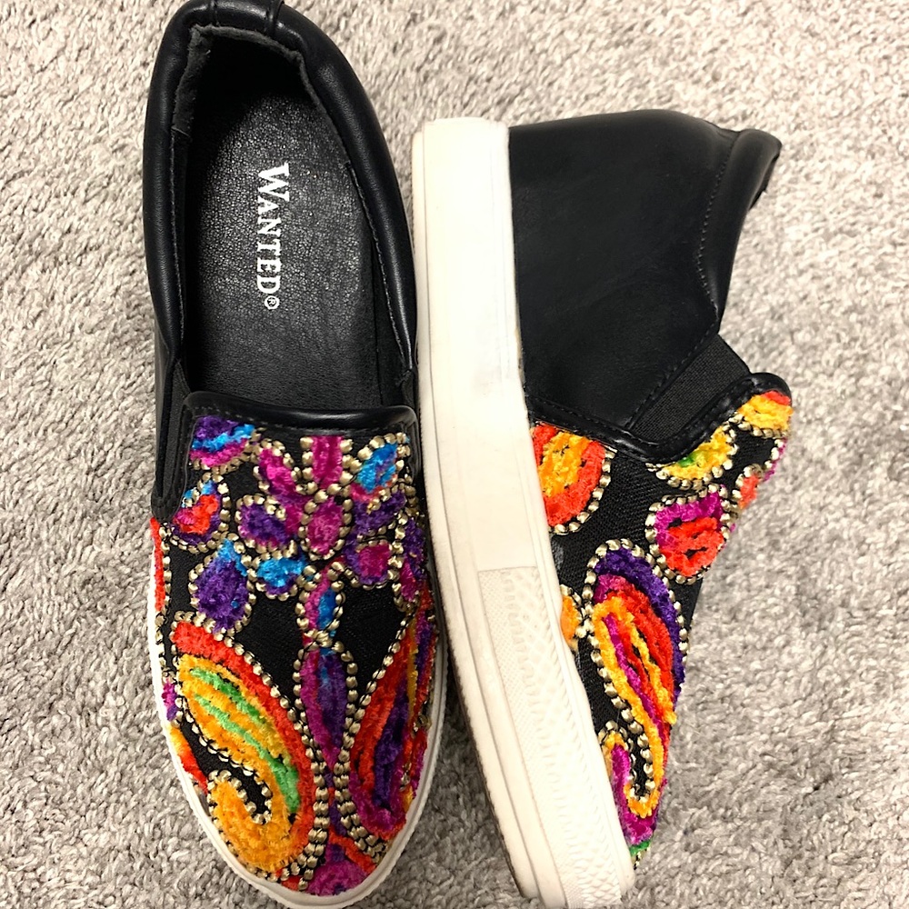 Womens Embroidered Wedge Sneakers
